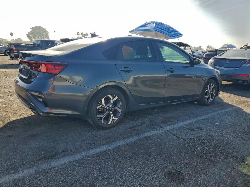 Фото 3 - KIA FORTE