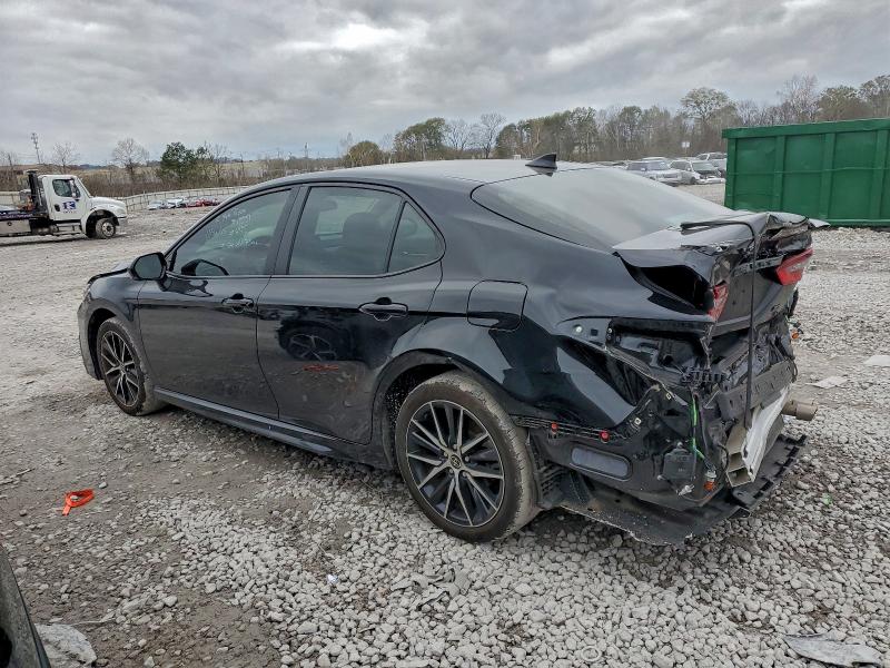 Фото 2 - TOYOTA CAMRY