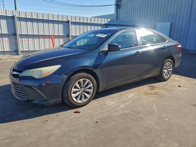 Фото 1 - TOYOTA CAMRY