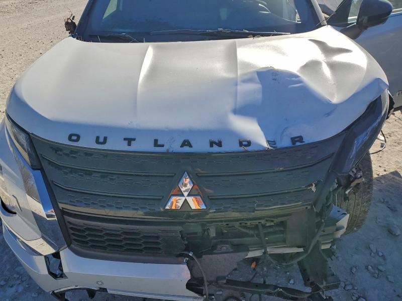 Фото 12 - MITSUBISHI OUTLANDER