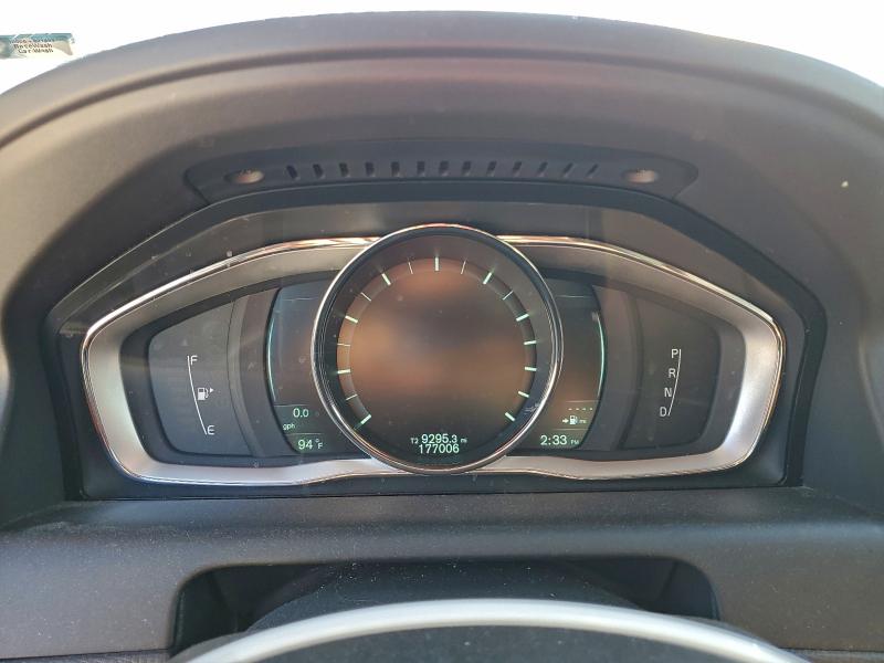 Фото 9 - VOLVO XC60