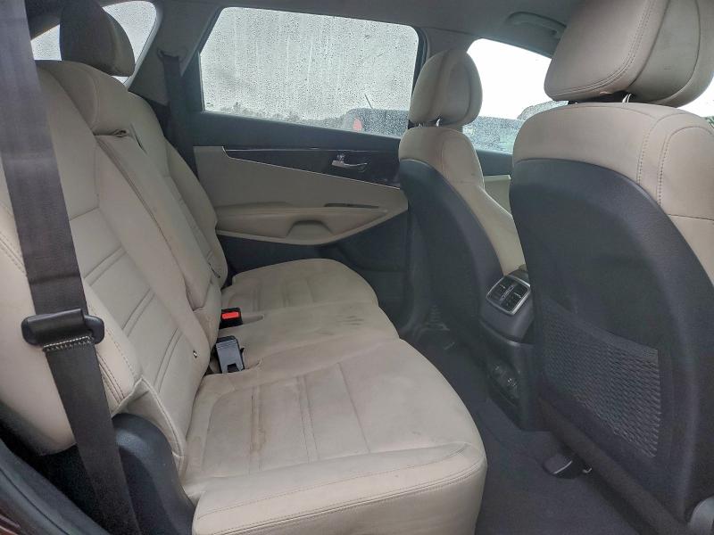 Фото 11 - KIA SORENTO