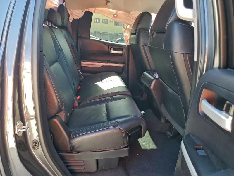 Фото 10 - TOYOTA TUNDRA