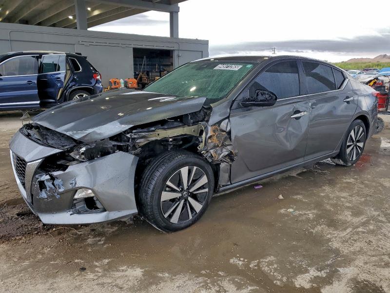 Фото 1 - NISSAN ALTIMA