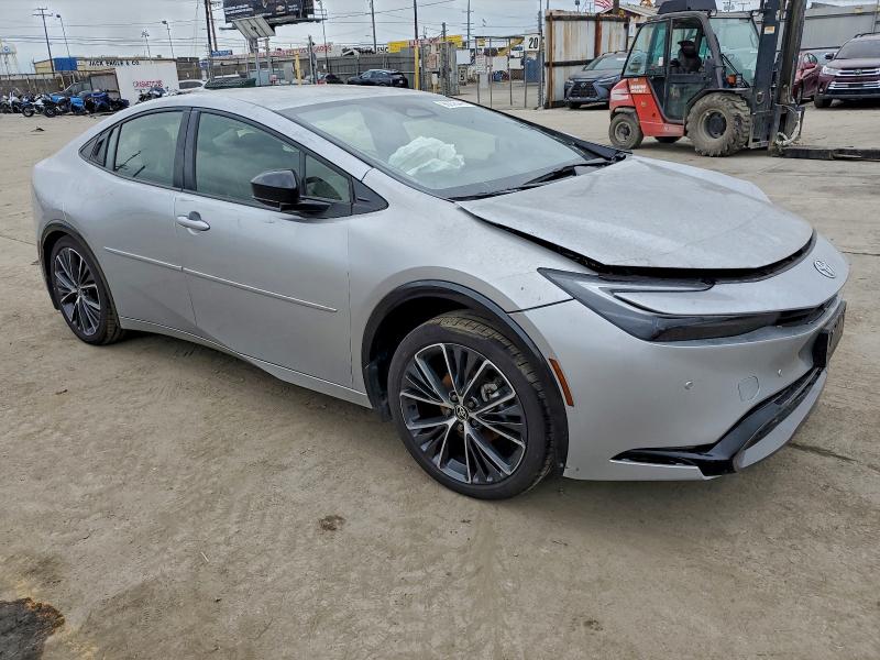 Фото 4 - TOYOTA PRIUS