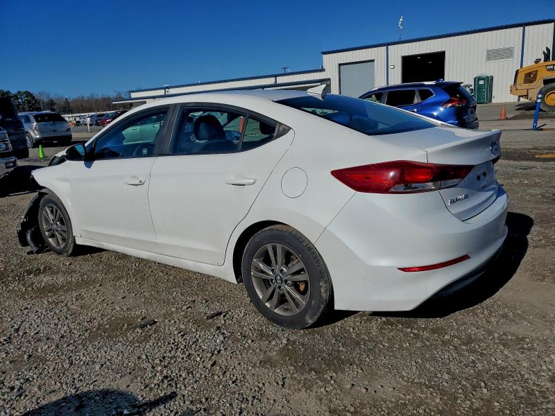 Фото 2 - HYUNDAI ELANTRA