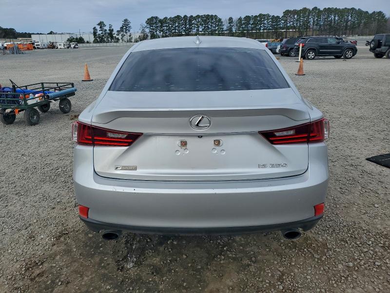 Фото 6 - LEXUS IS