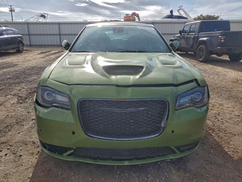 Фото 5 - CHRYSLER 300