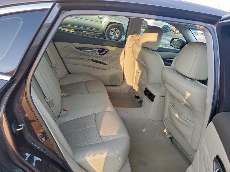 Фото 10 - INFINITI Q70