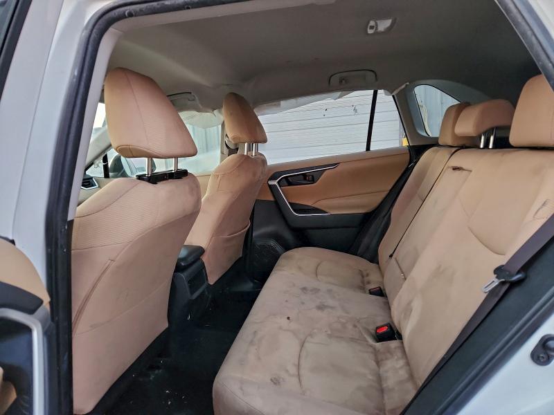 Фото 10 - TOYOTA RAV4