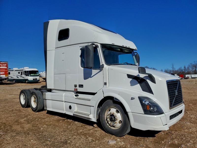 Фото 1 - VOLVO VN