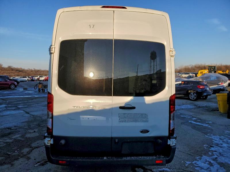 Фото 6 - FORD TRANSIT