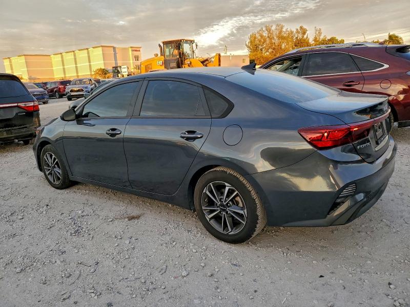 Фото 2 - KIA FORTE