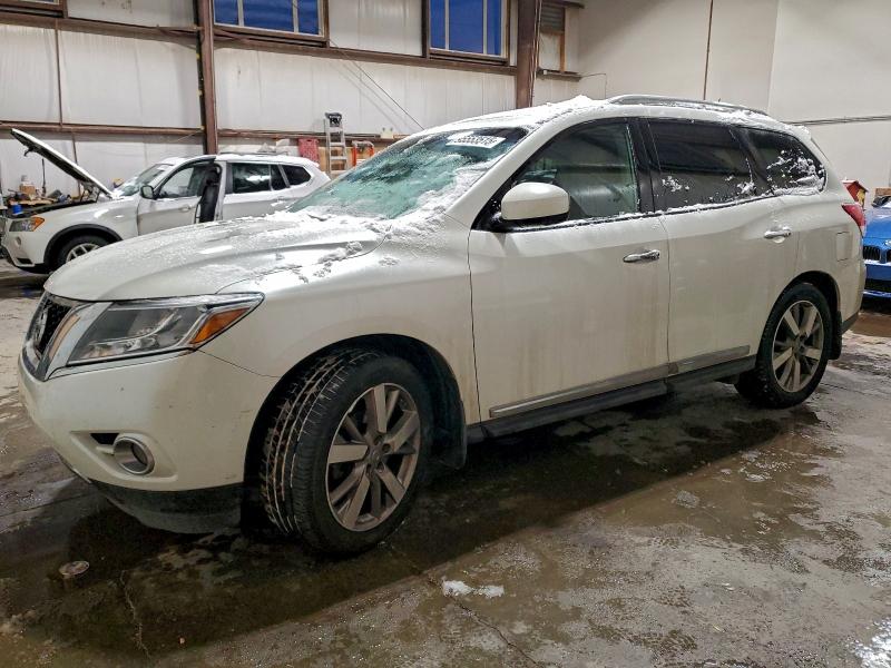 Фото 1 - NISSAN PATHFINDER