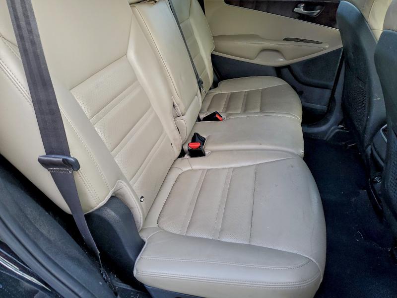 Фото 10 - KIA SORENTO