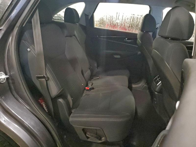 Фото 11 - KIA SORENTO