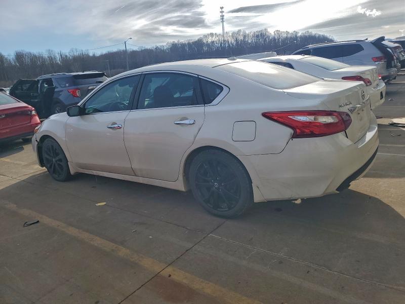 Фото 2 - NISSAN ALTIMA