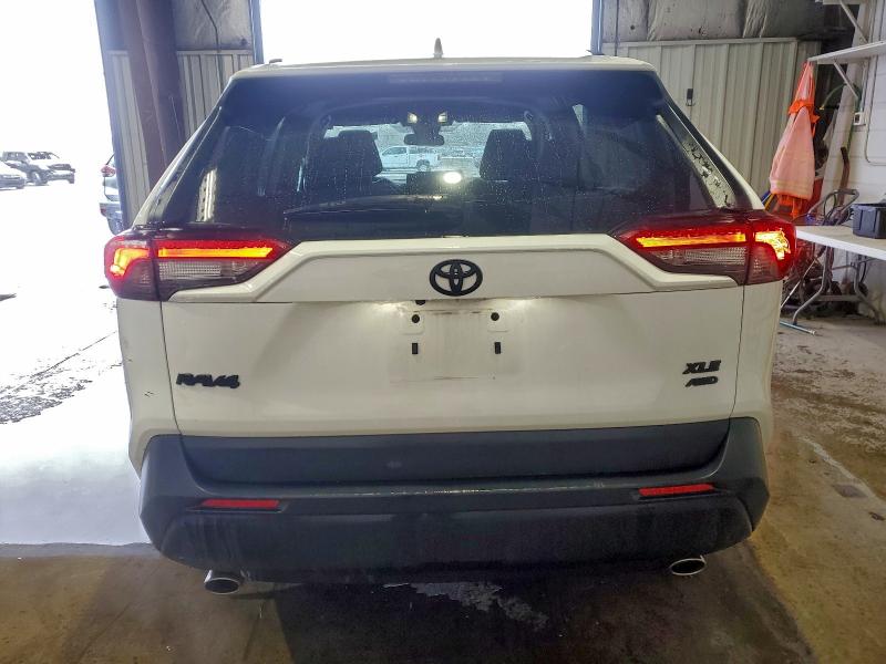 Фото 6 - TOYOTA RAV4