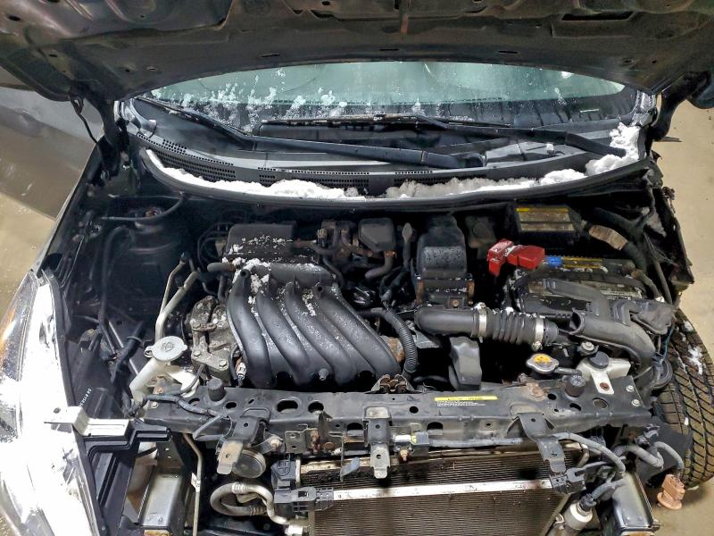 Фото 11 - NISSAN VERSA