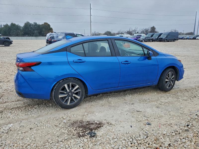 Фото 3 - NISSAN VERSA