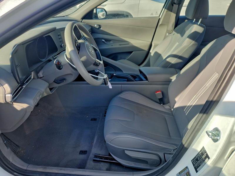 Фото 7 - HYUNDAI ELANTRA