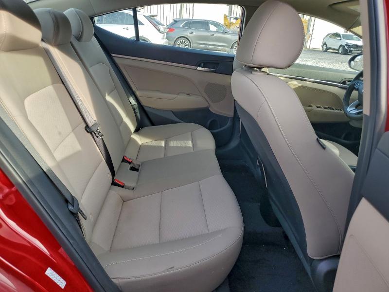 Фото 10 - HYUNDAI ELANTRA