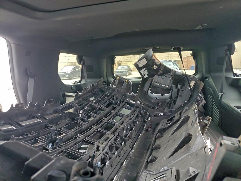 Фото 10 - GMC YUKON