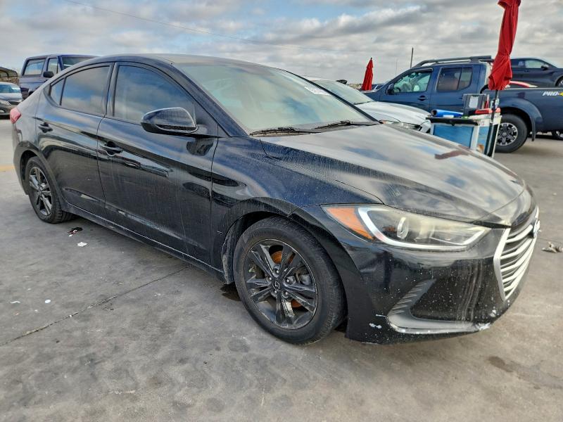 Фото 4 - HYUNDAI ELANTRA