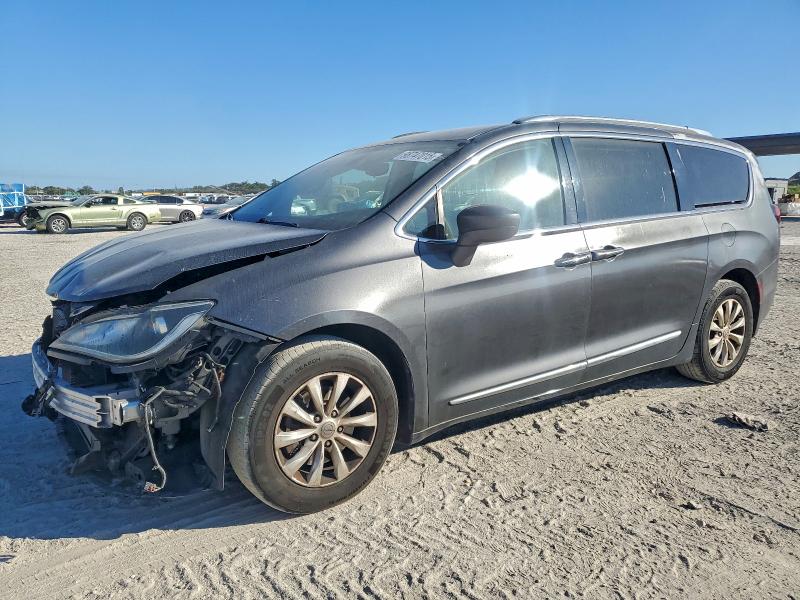 Фото 1 - CHRYSLER PACIFICA