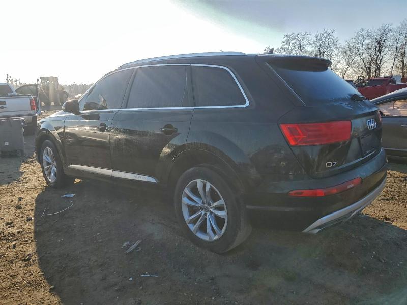 Фото 2 - AUDI Q7