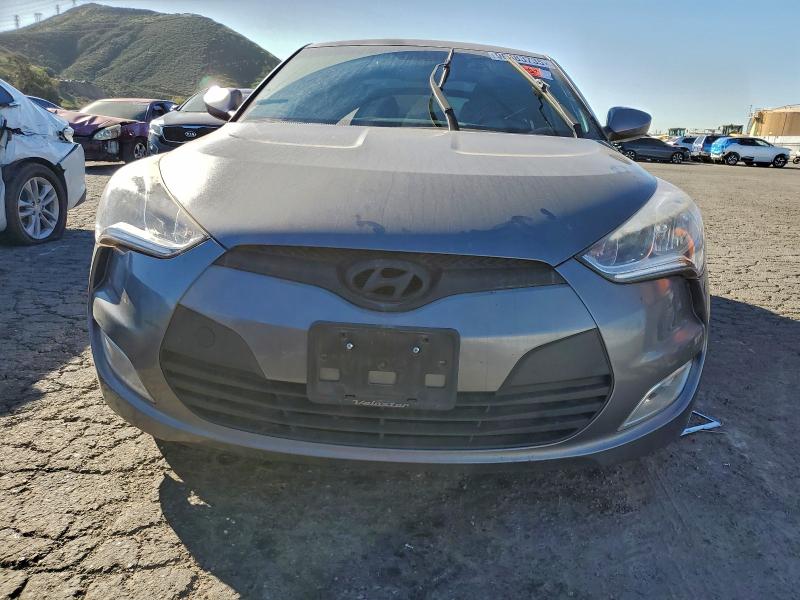 Фото 5 - HYUNDAI VELOSTER