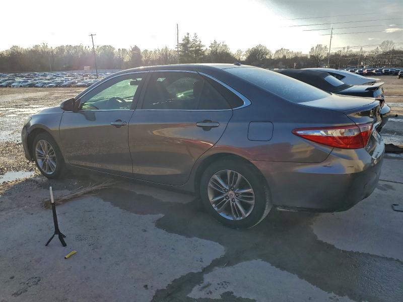 Фото 2 - TOYOTA CAMRY