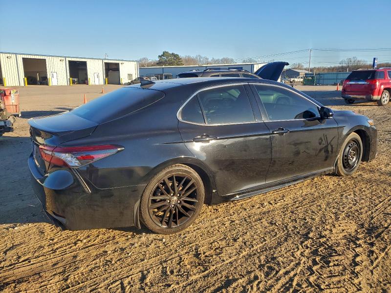 Фото 3 - TOYOTA CAMRY