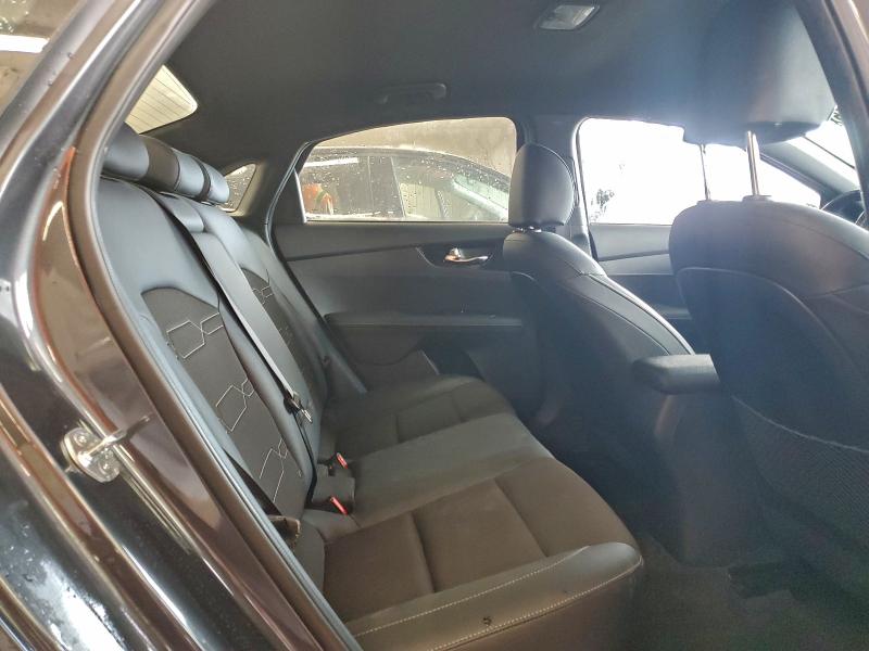 Фото 10 - KIA FORTE