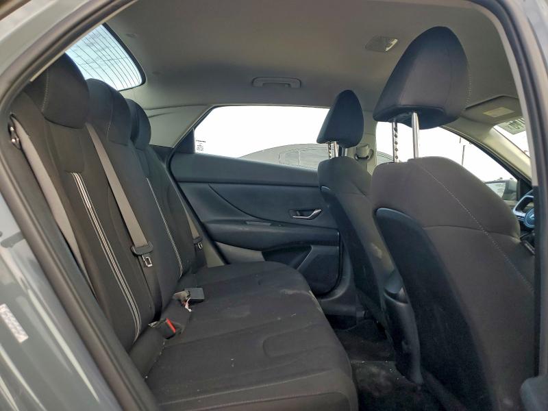 Фото 10 - HYUNDAI ELANTRA