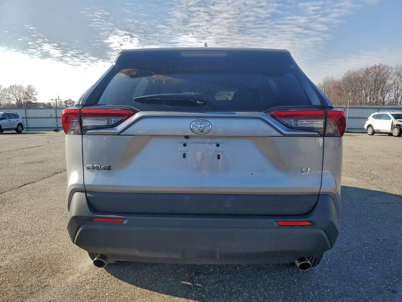 Фото 6 - TOYOTA RAV4