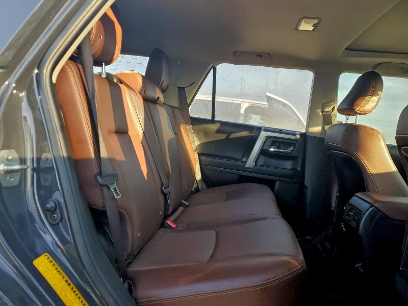 Фото 11 - TOYOTA 4RUNNER