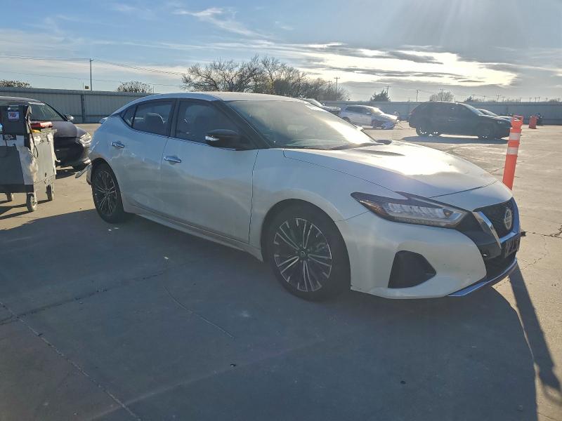 Фото 4 - NISSAN MAXIMA