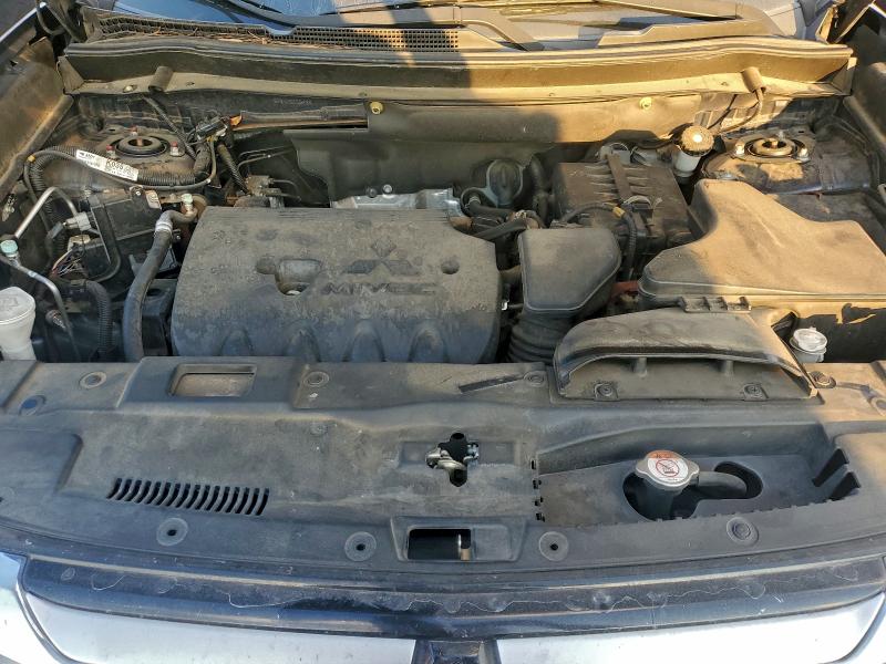 Фото 12 - MITSUBISHI OUTLANDER