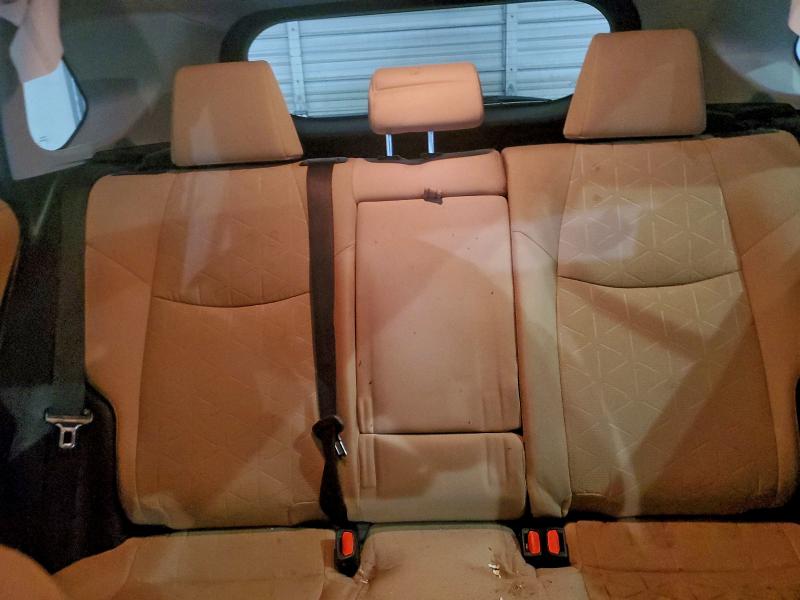 Фото 10 - TOYOTA RAV4