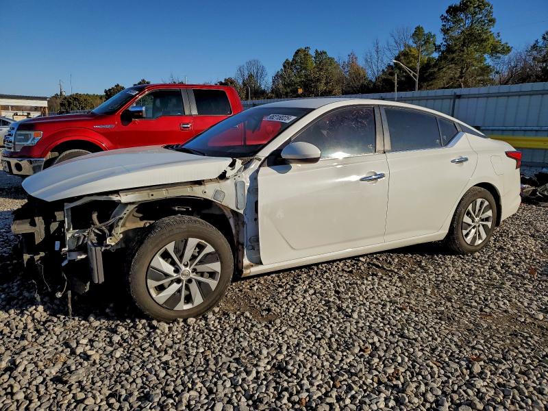 Фото 1 - NISSAN ALTIMA