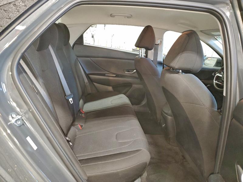 Фото 10 - HYUNDAI ELANTRA