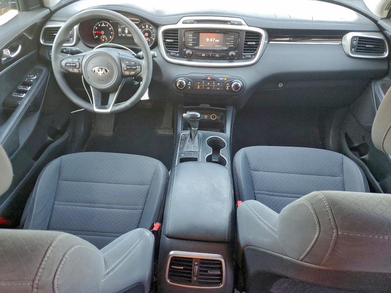 Фото 8 - KIA SORENTO