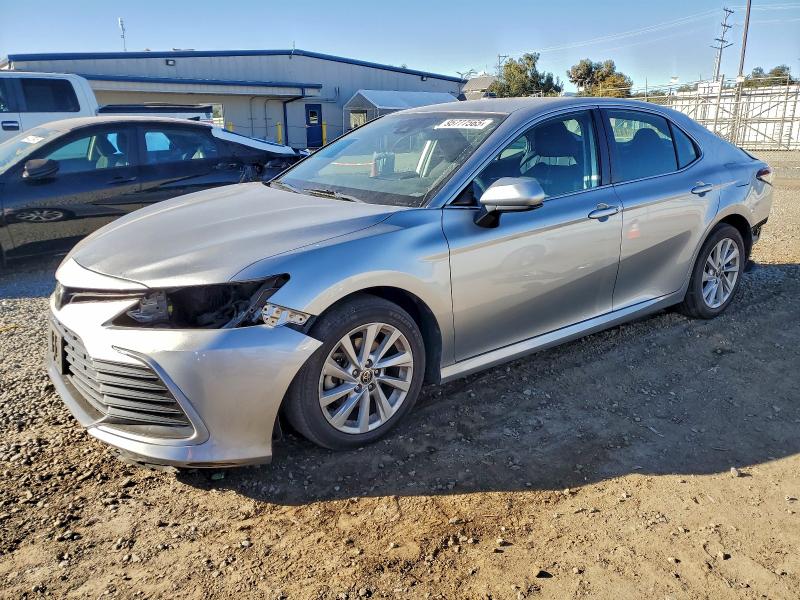 Фото 1 - TOYOTA CAMRY