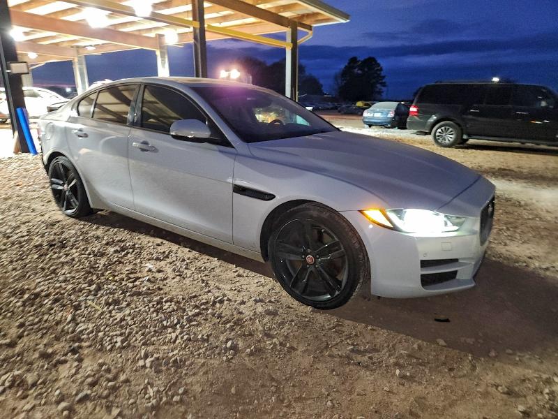 Фото 4 - JAGUAR XE