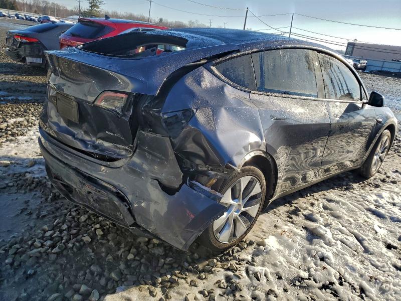 Фото 3 - TESLA MODEL Y
