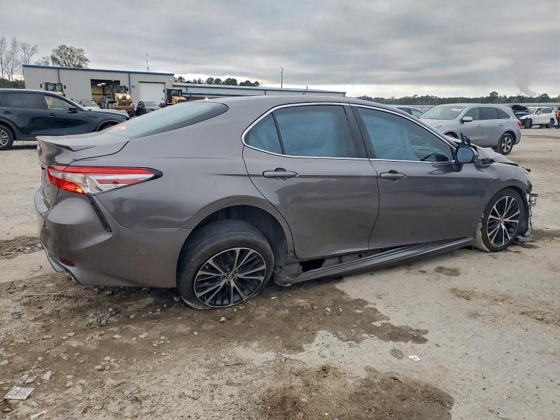 Фото 3 - TOYOTA CAMRY