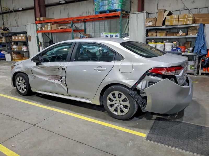 Фото 2 - TOYOTA COROLLA