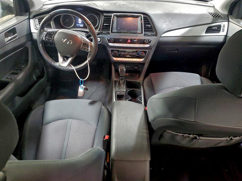 Фото 8 - HYUNDAI SONATA