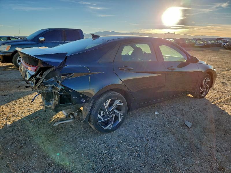 Фото 3 - HYUNDAI ELANTRA